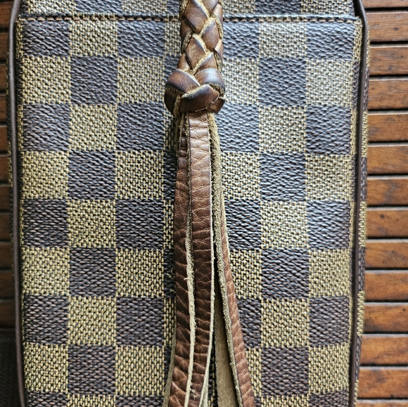 Louis Vuitton Leather Keychain - Picture 3 of 8